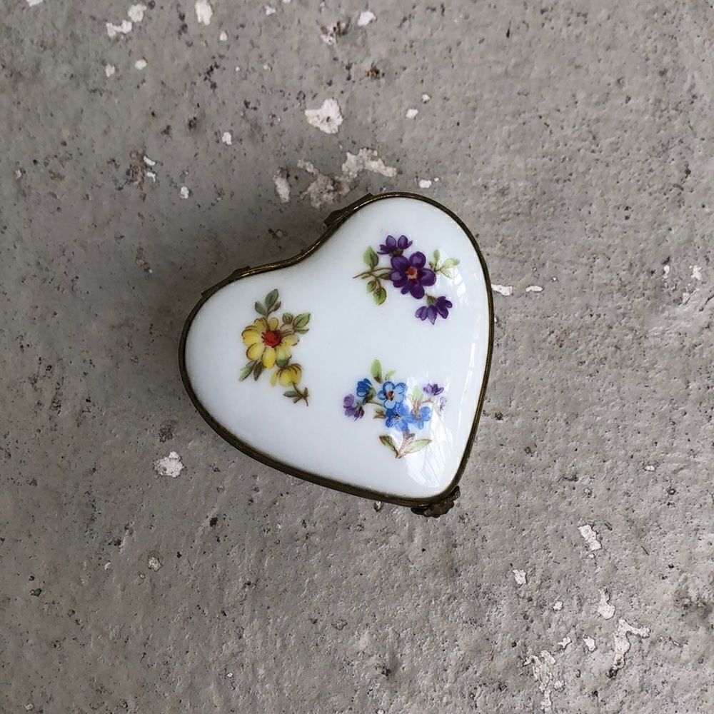 Limoges hand painted trinket box